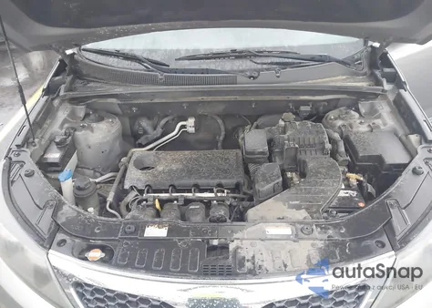 2011 Kia Sorento Lx z USA, uszkodzony, nr VIN 5XYKT3A10BG044652